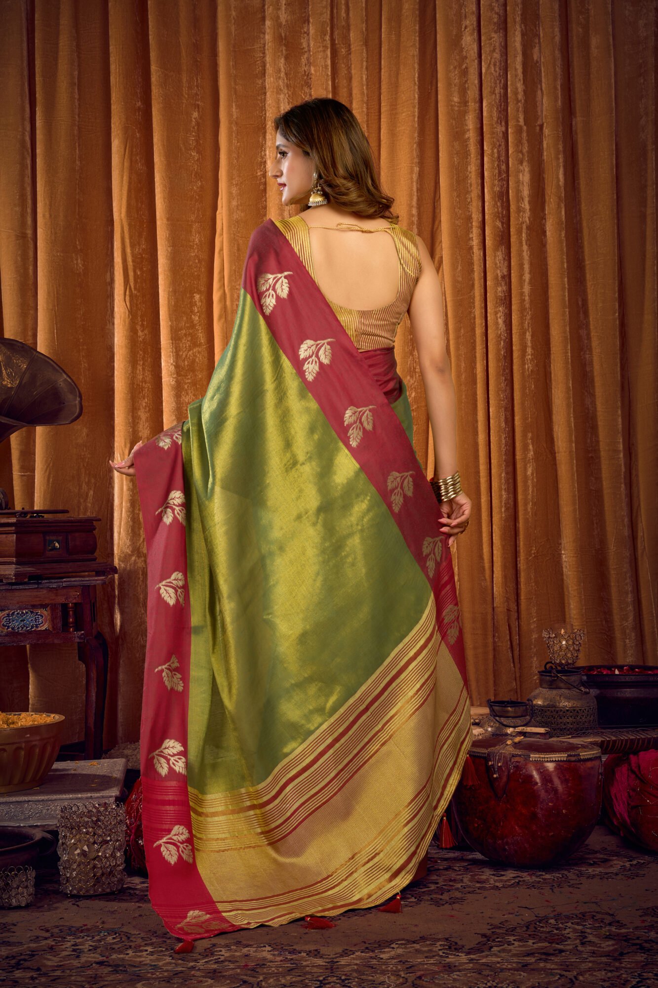 Elegant Soft Tissue Saree with Contrast Jhallar Border - Image 5
