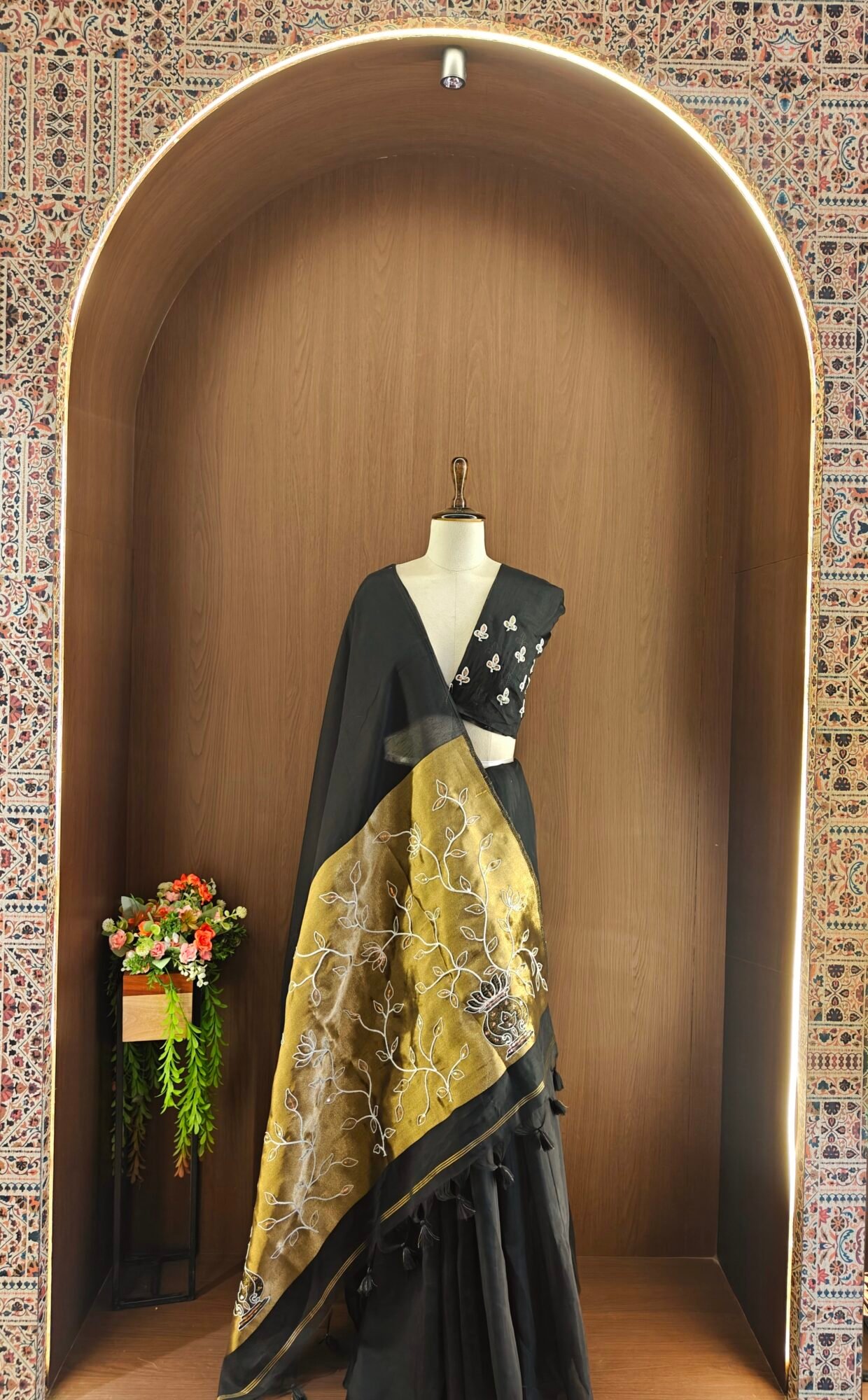 Artistic Soft Mul Cotton Saree with Aari & Sequin Embroidery - Image 3