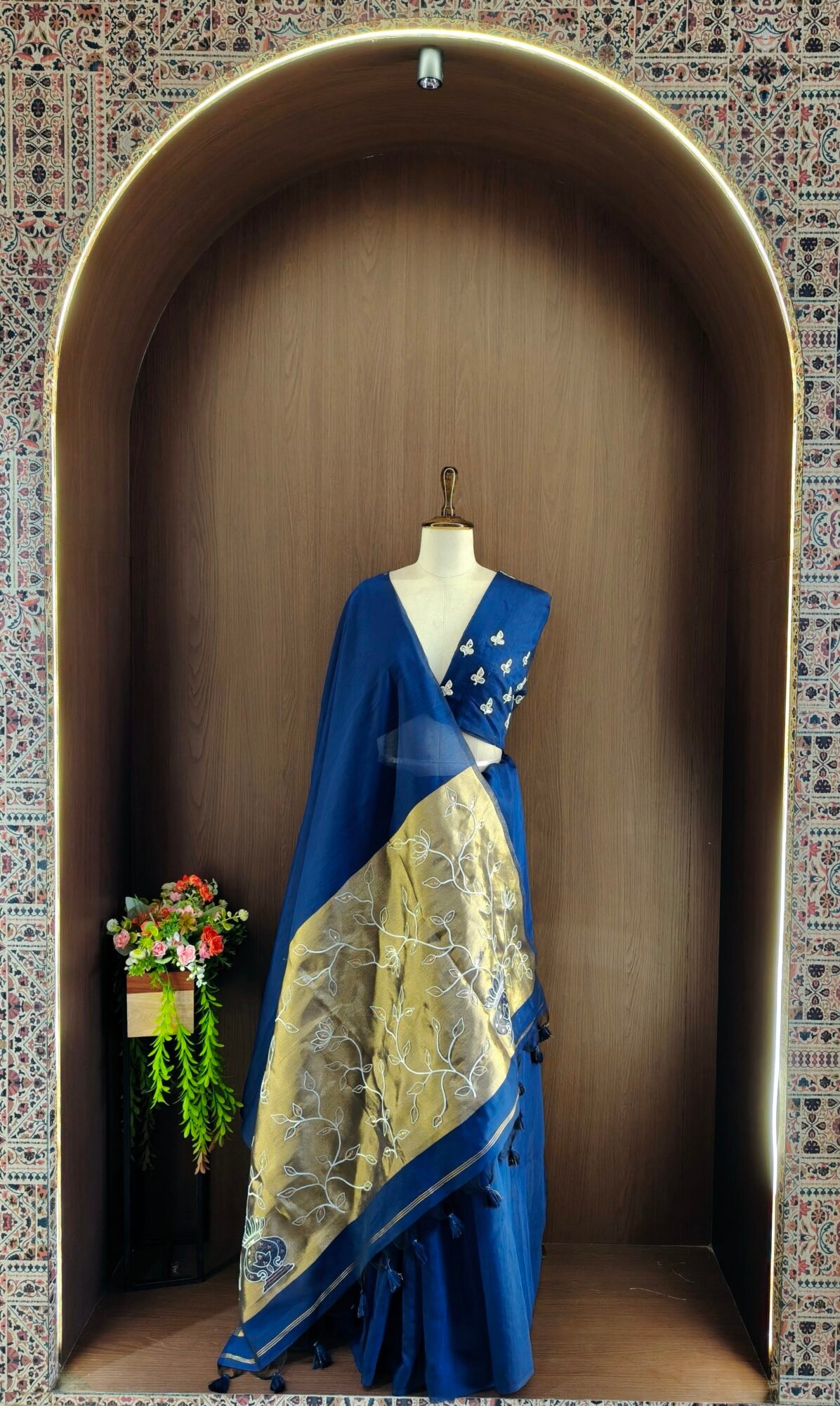 Artistic Soft Mul Cotton Saree with Aari & Sequin Embroidery - Image 10