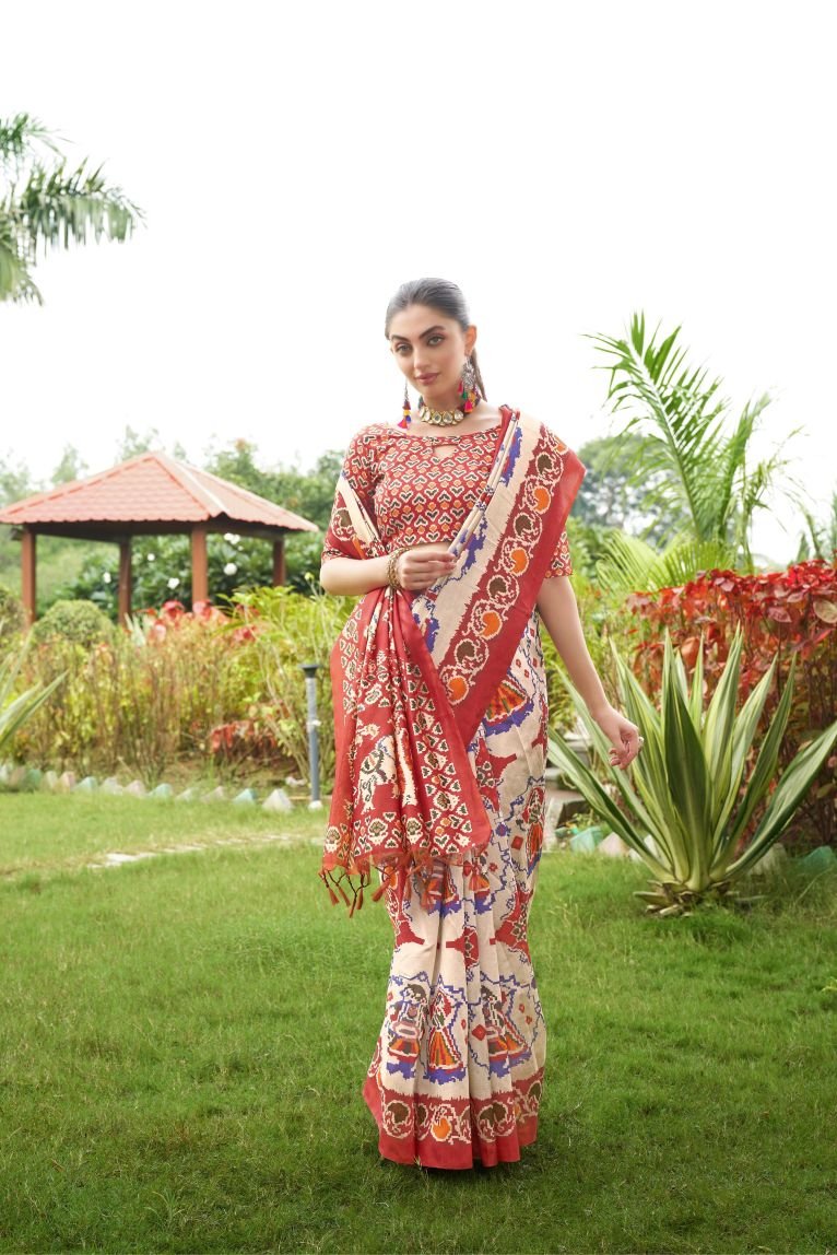 Distinctive Tussar Silk Saree with Traditional Patola Print - Image 5