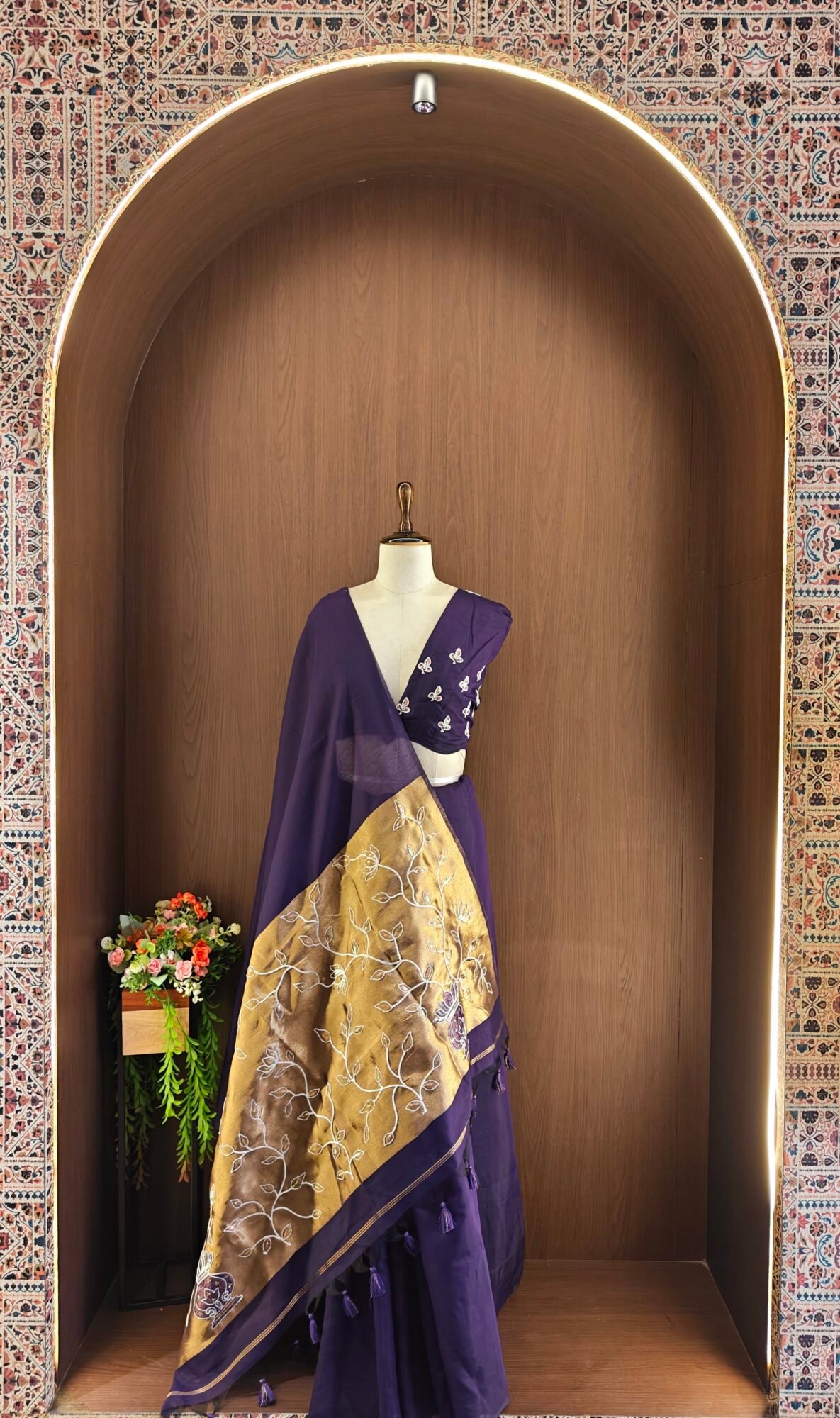 Artistic Soft Mul Cotton Saree with Aari & Sequin Embroidery - Image 4