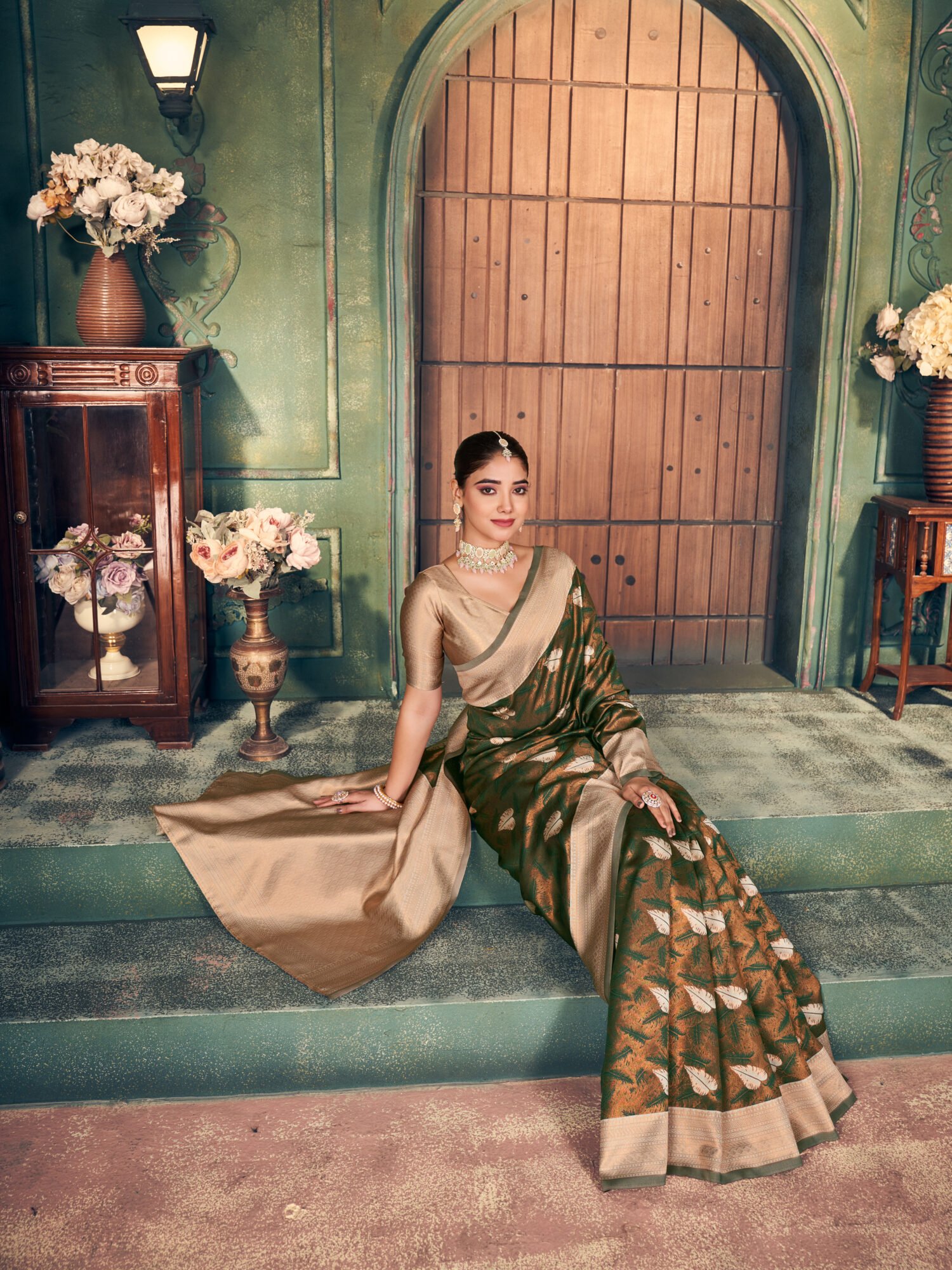 Regal Zari Silk Saree with Elegant Zhallar - Image 3