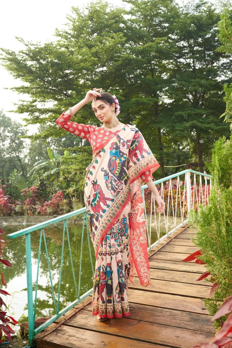 Distinctive Tussar Silk Saree with Traditional Patola Print - Image 3