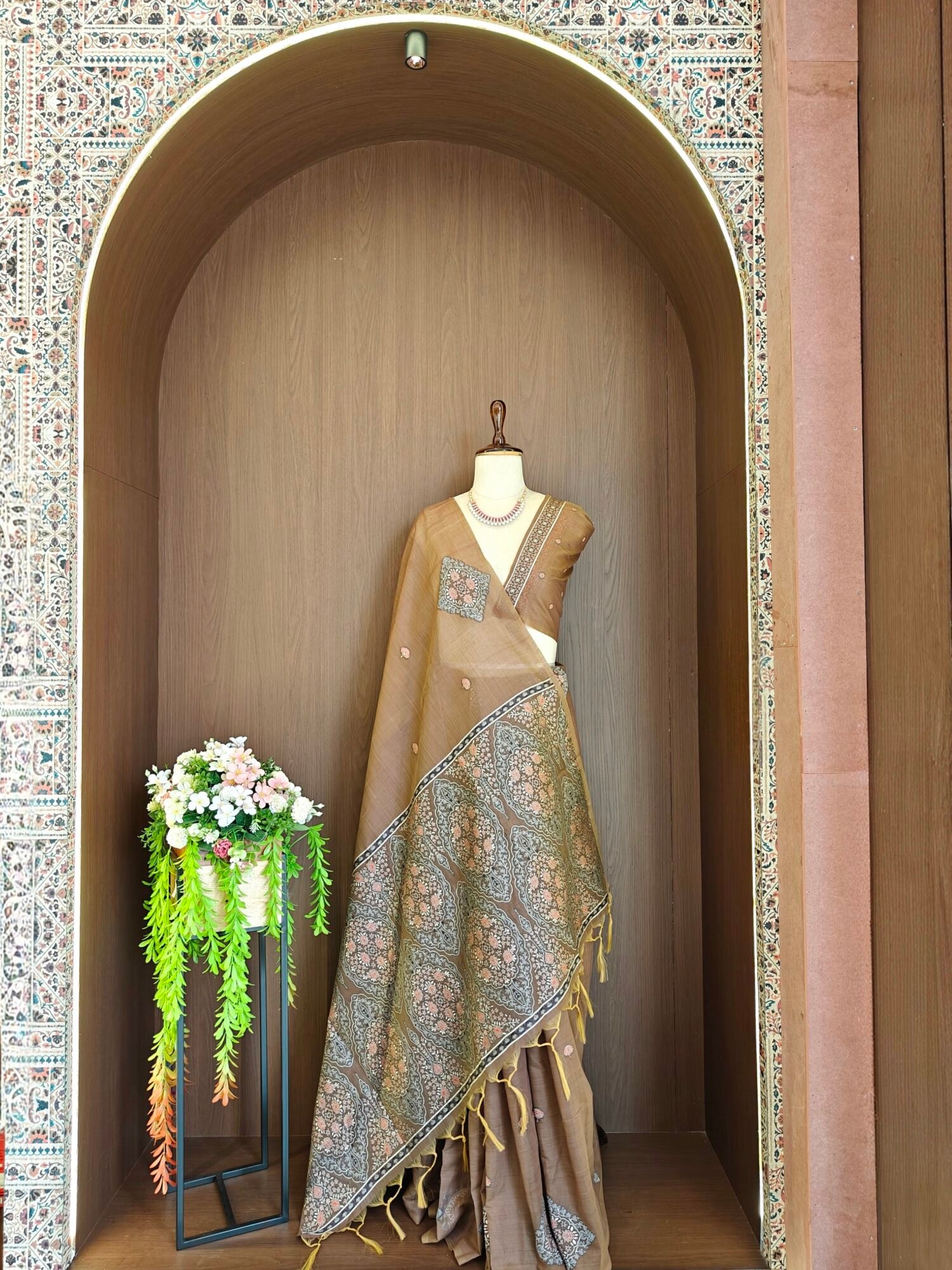 Regal Muga Cotton Saree with Pashmina Resham Weaving - Image 7