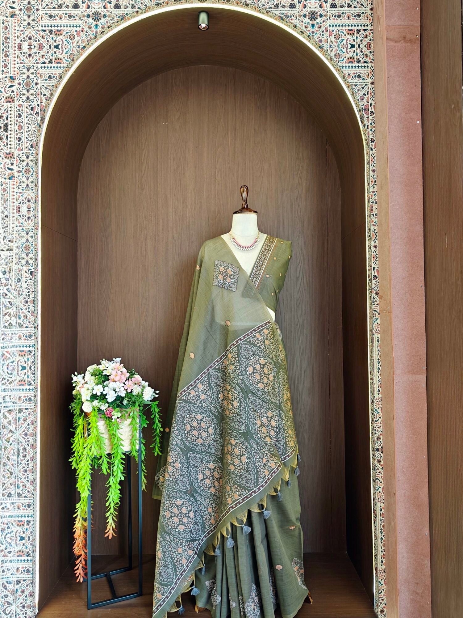 Regal Muga Cotton Saree with Pashmina Resham Weaving - Image 8