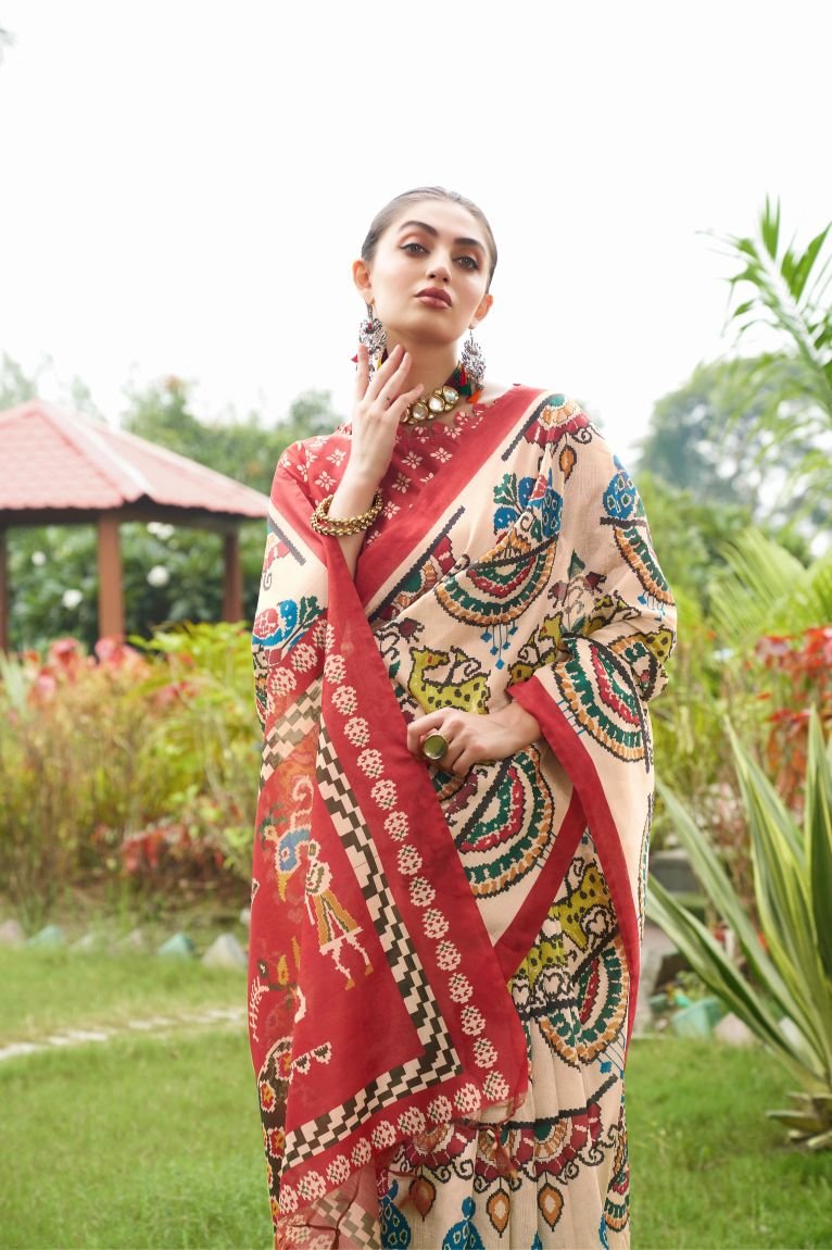 Distinctive Tussar Silk Saree with Traditional Patola Print
