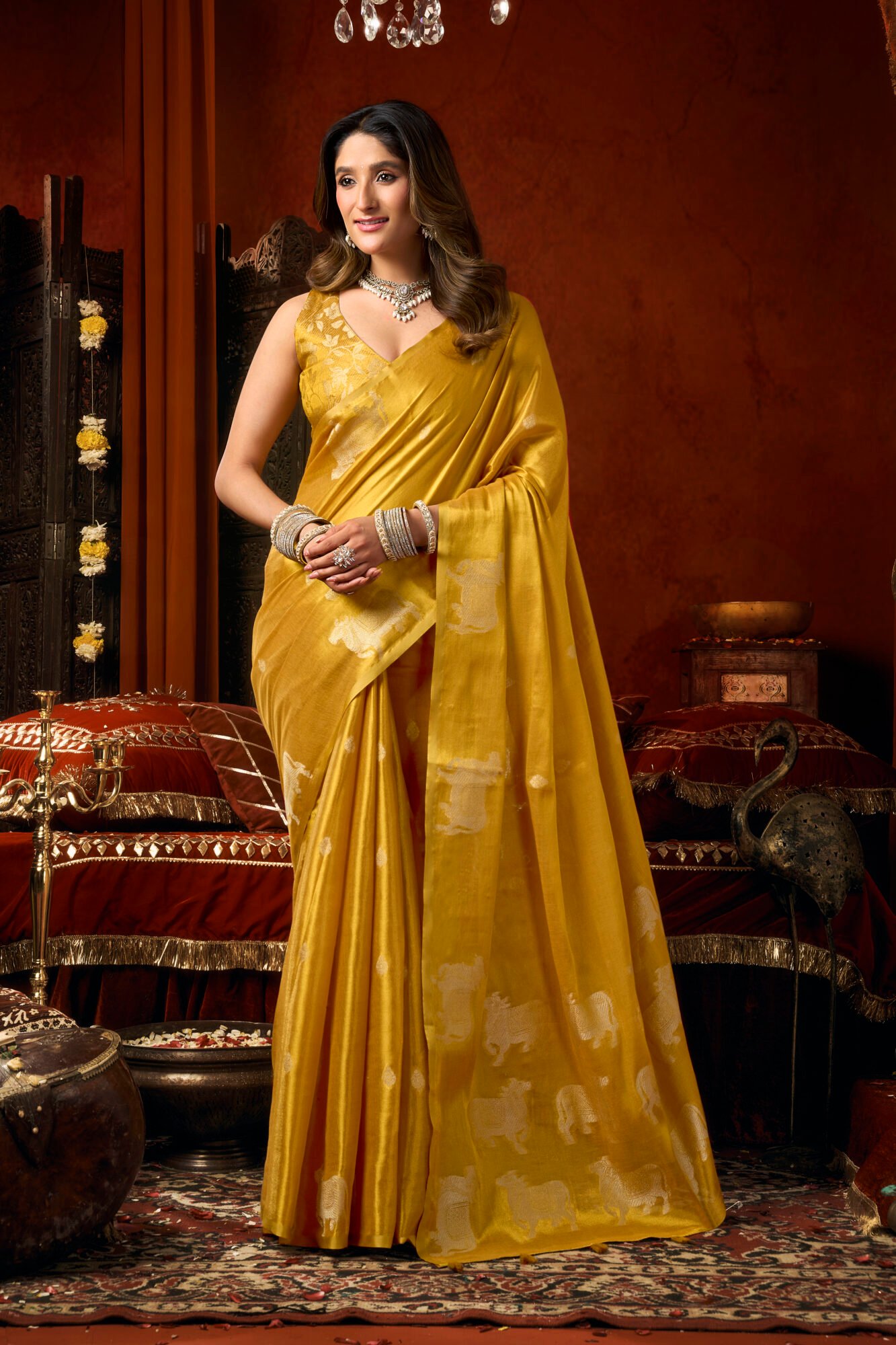 Luxury Heavy Tissue Saree with All-Over Cow Butta & Fancy Tassels - Image 5