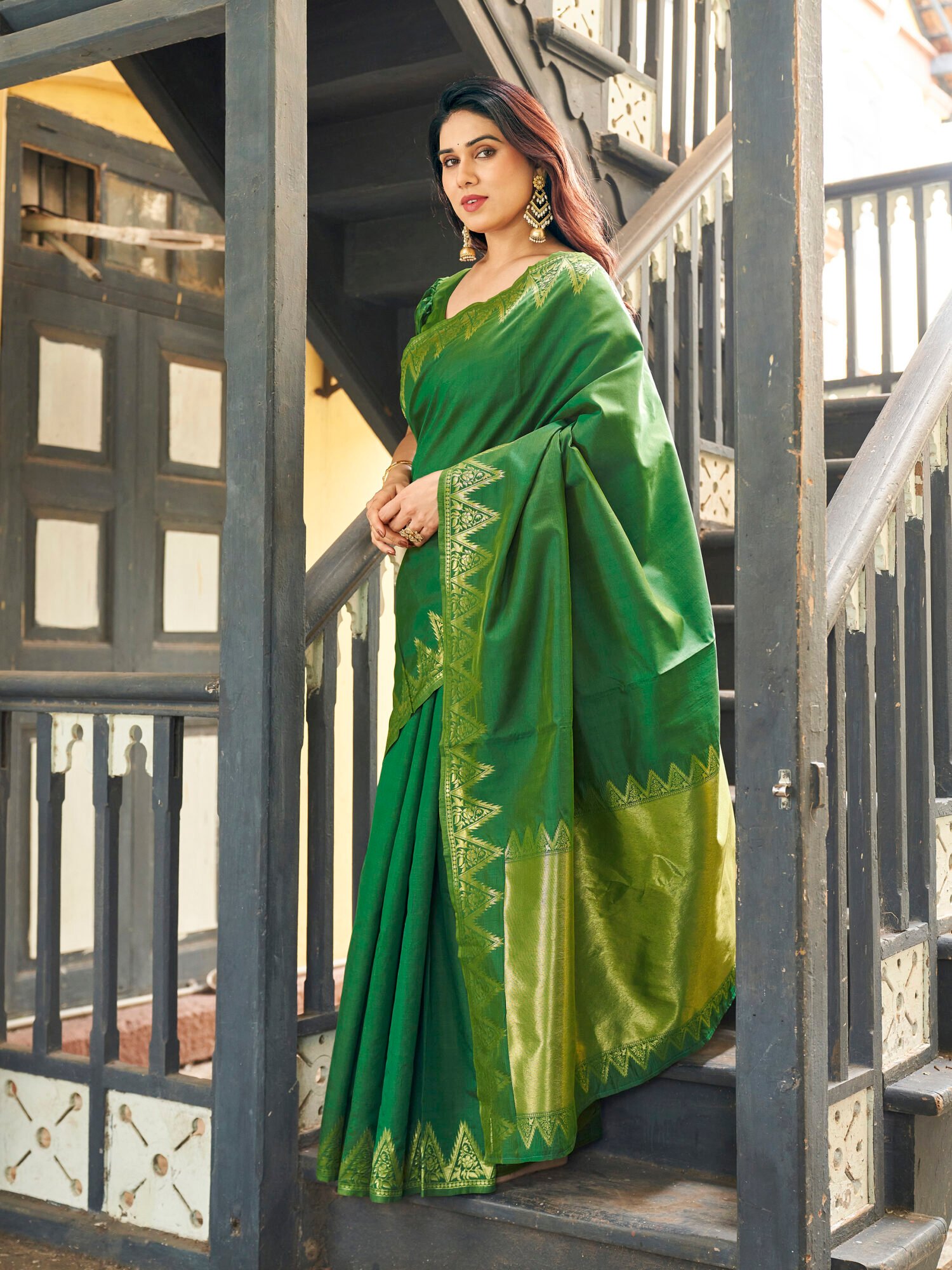 Regal Banarasi Raw Silk blend Saree with Golden Zari Pallu - Image 6