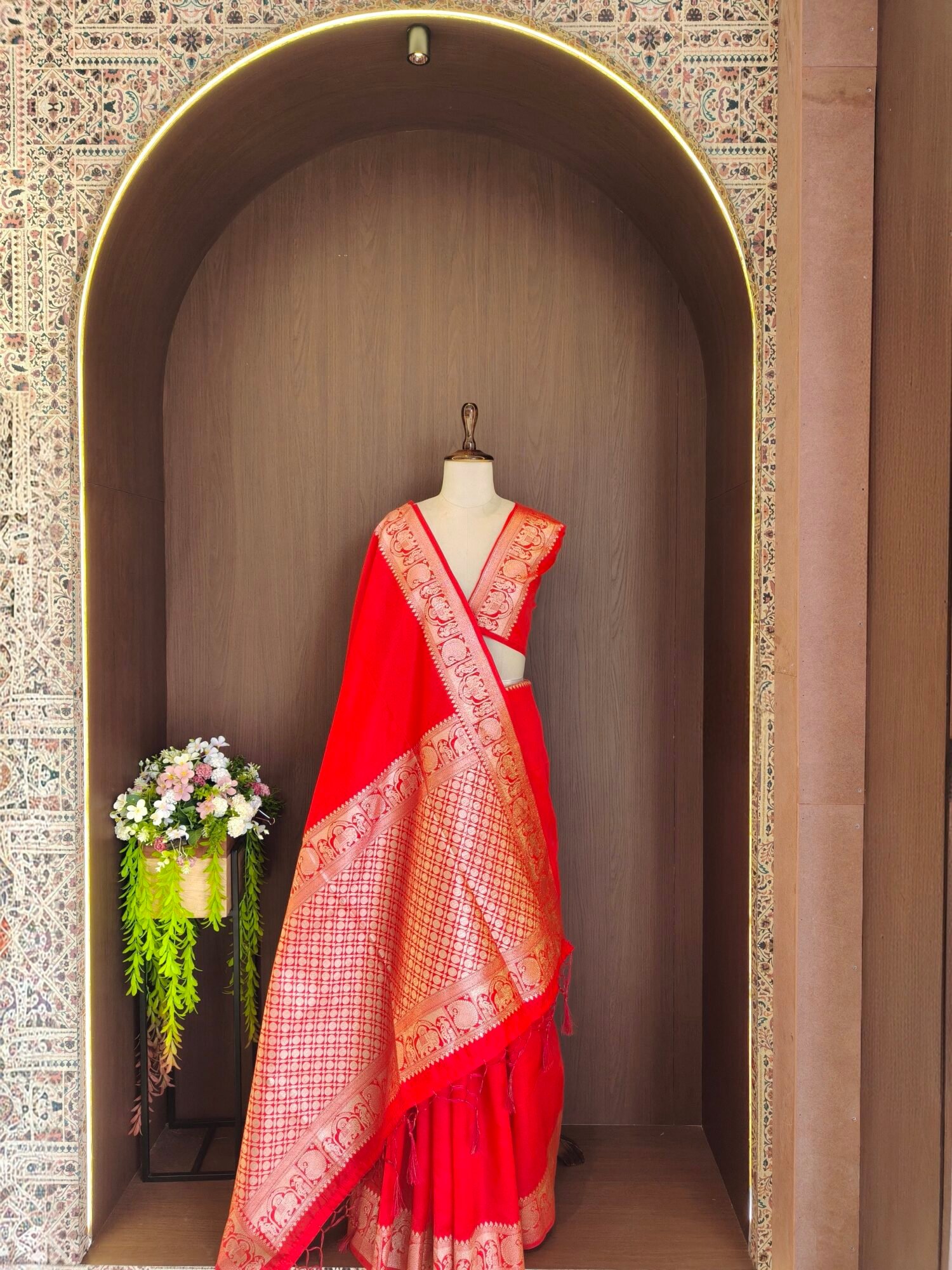 Classic Banarasi Raw Silk Saree with Golden Zari Pallu - Image 5