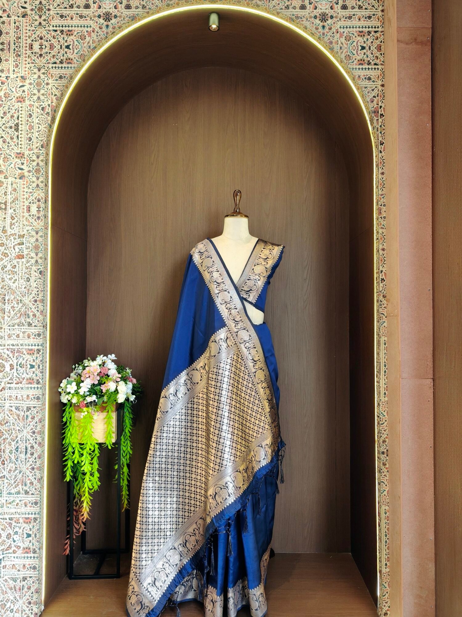 Classic Banarasi Raw Silk Saree with Golden Zari Pallu - Image 6