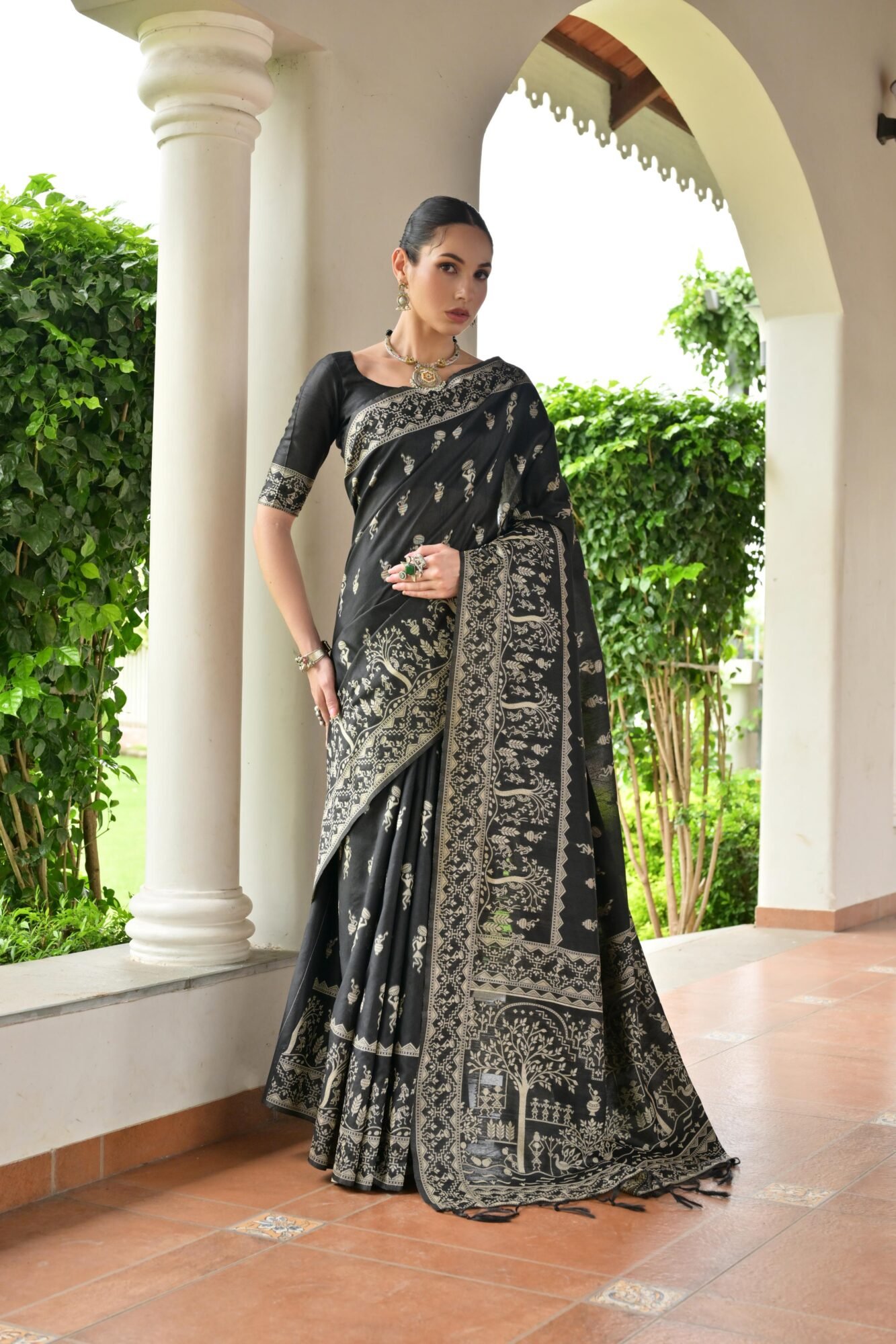Distinctive Banglori Handloom Raw Silk Saree with Warli Weaving - Image 7