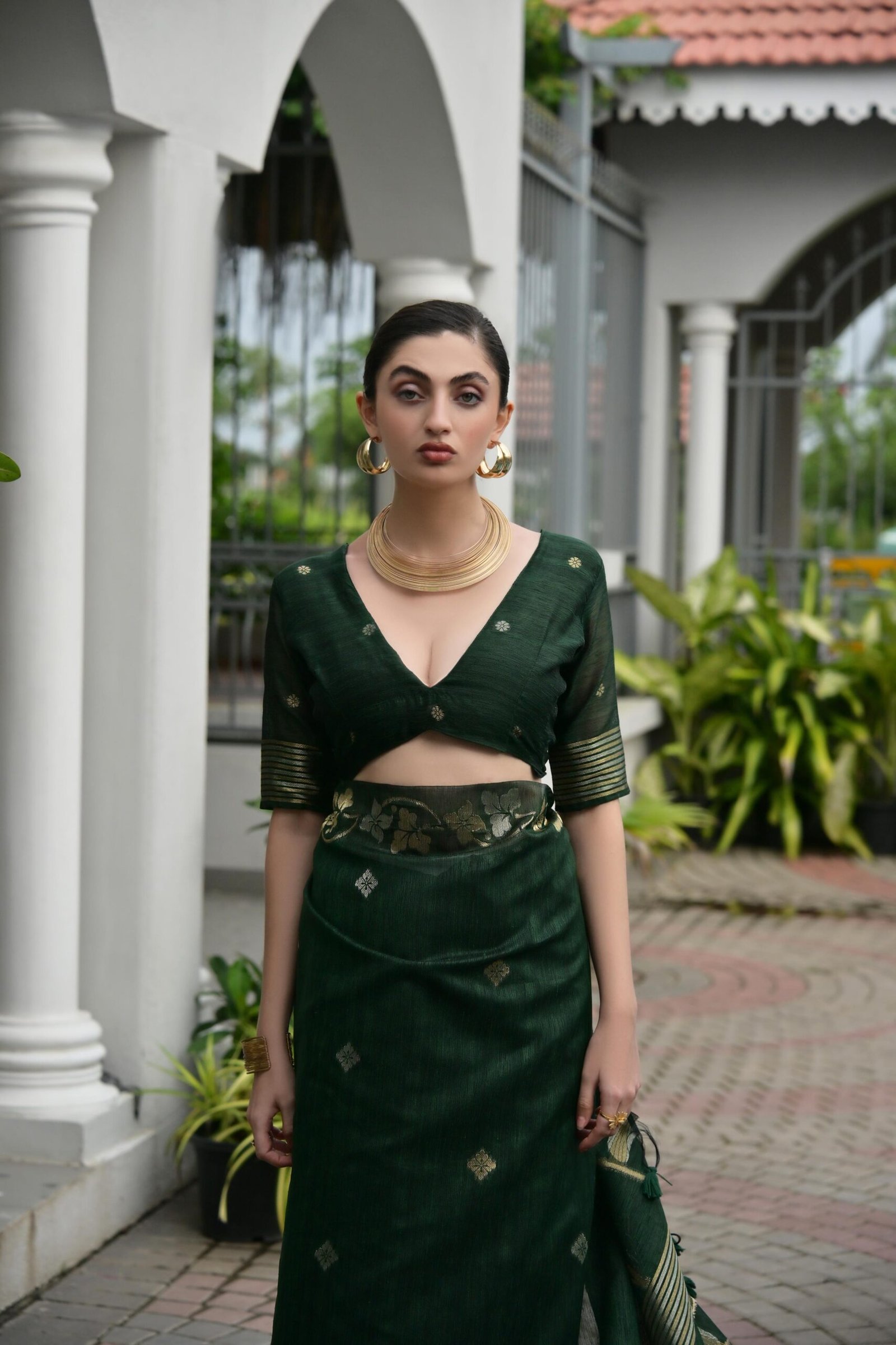 Distinctive Jute Linen Silk Saree with Double-Shaded Zari Border - Image 4
