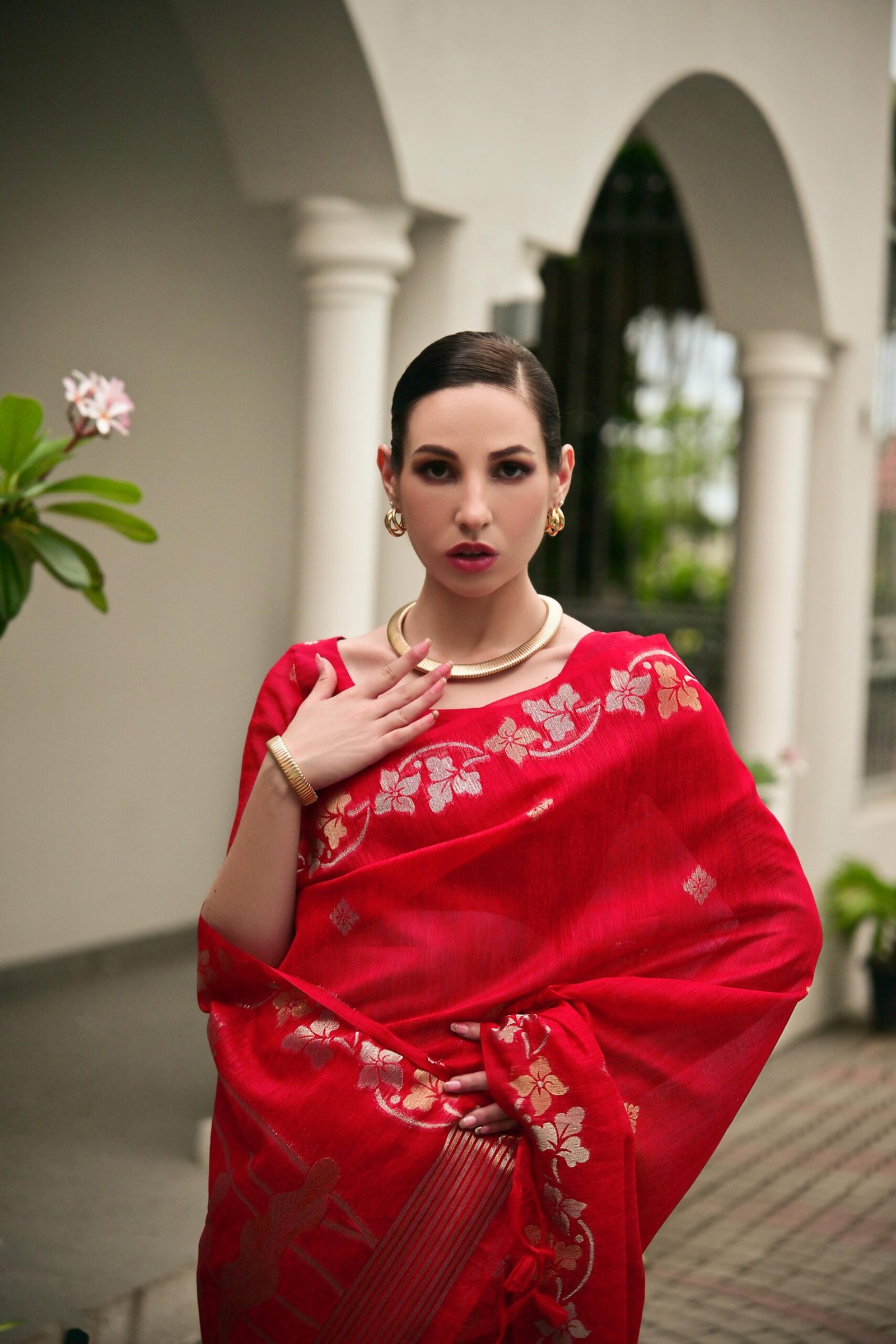 Distinctive Jute Linen Silk Saree with Double-Shaded Zari Border - Image 7