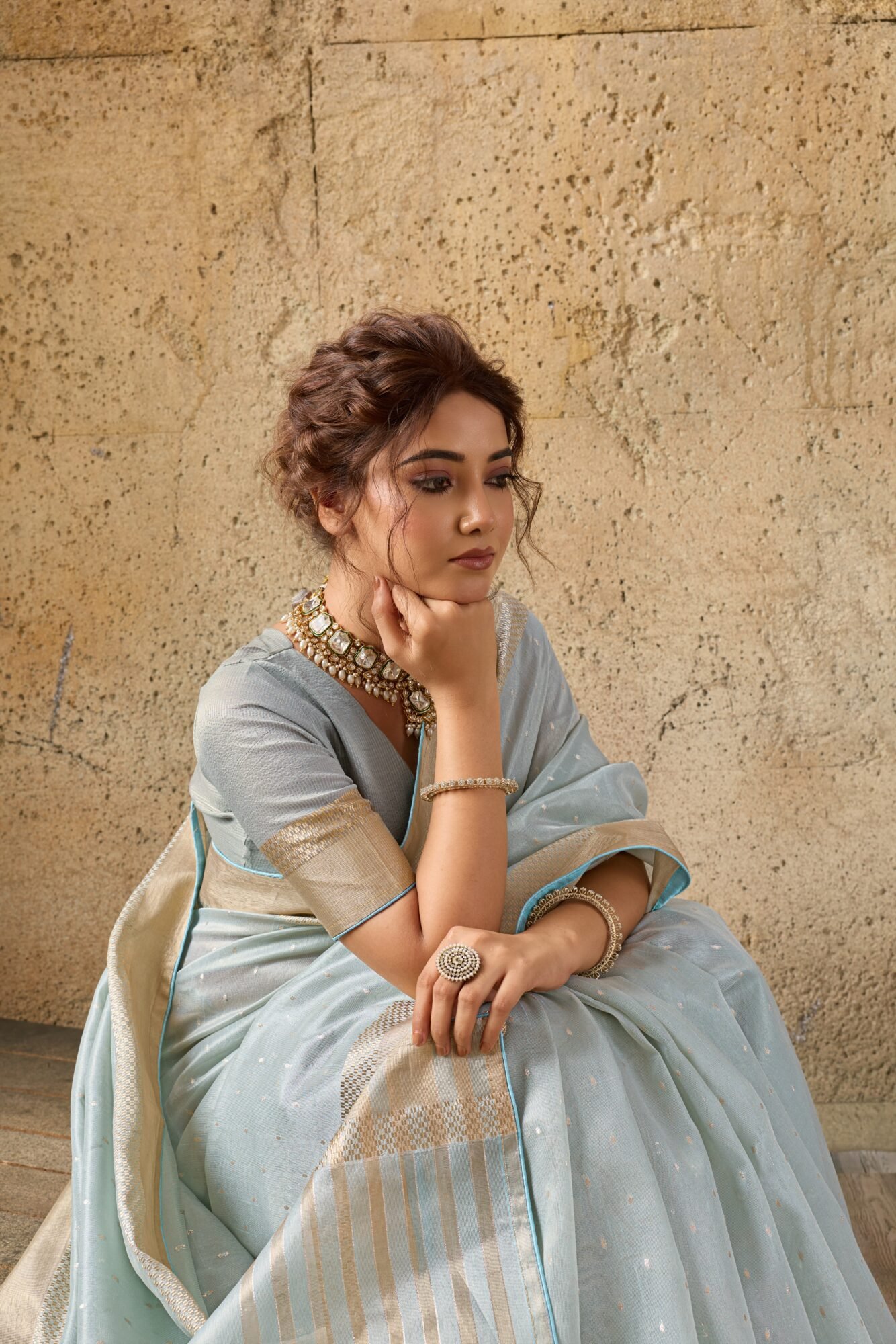 Elegant Tissue Linen Saree with Fine Zari Motifs & Graceful Chit Pallu - Image 5