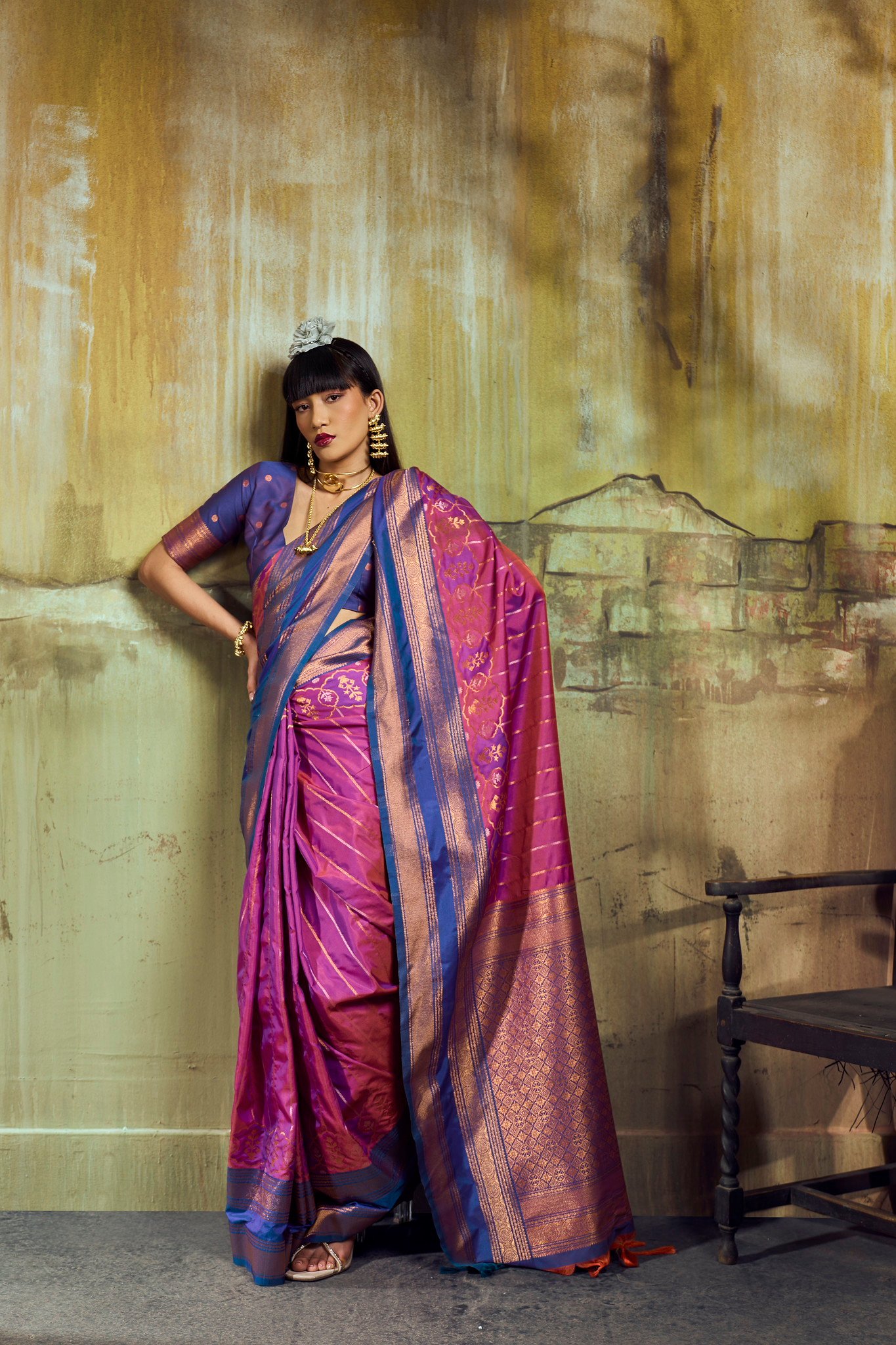 Pure Silk blend Pochampally Handloom Saree with Contrast Border & Zari Detailing - Image 2