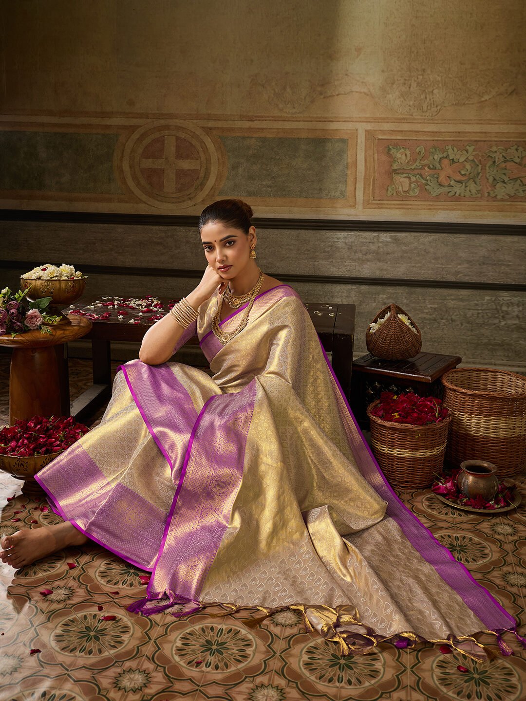 Elegant Kanchivaram Silk blend Saree with Intricate Golden Weaving & Elegant Borders - Image 2