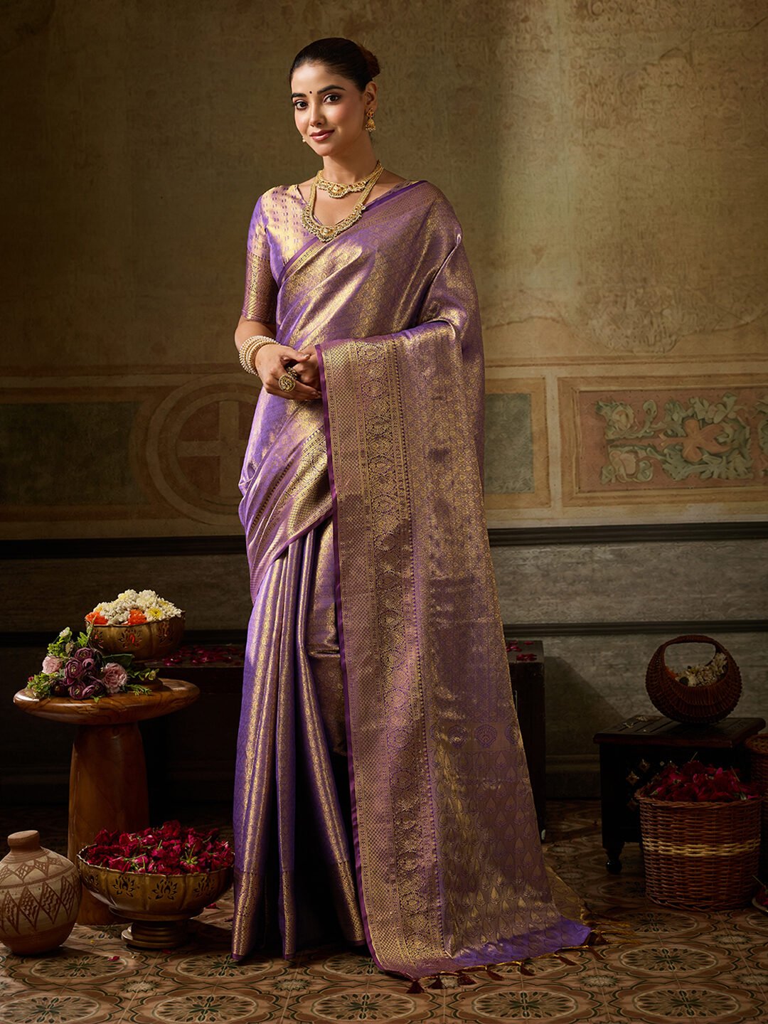 Elegant Kanchivaram Silk blend Saree with Intricate Golden Weaving & Elegant Borders - Image 4