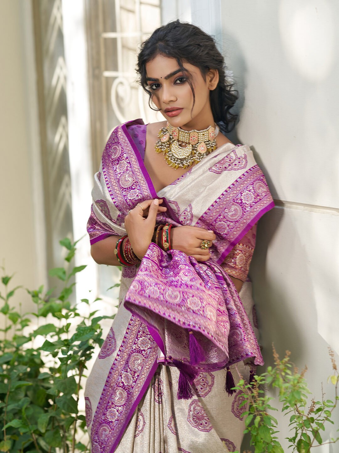 Elegant Silk Blend Saree with Rich Zari Work & Designer Pallu - Image 3