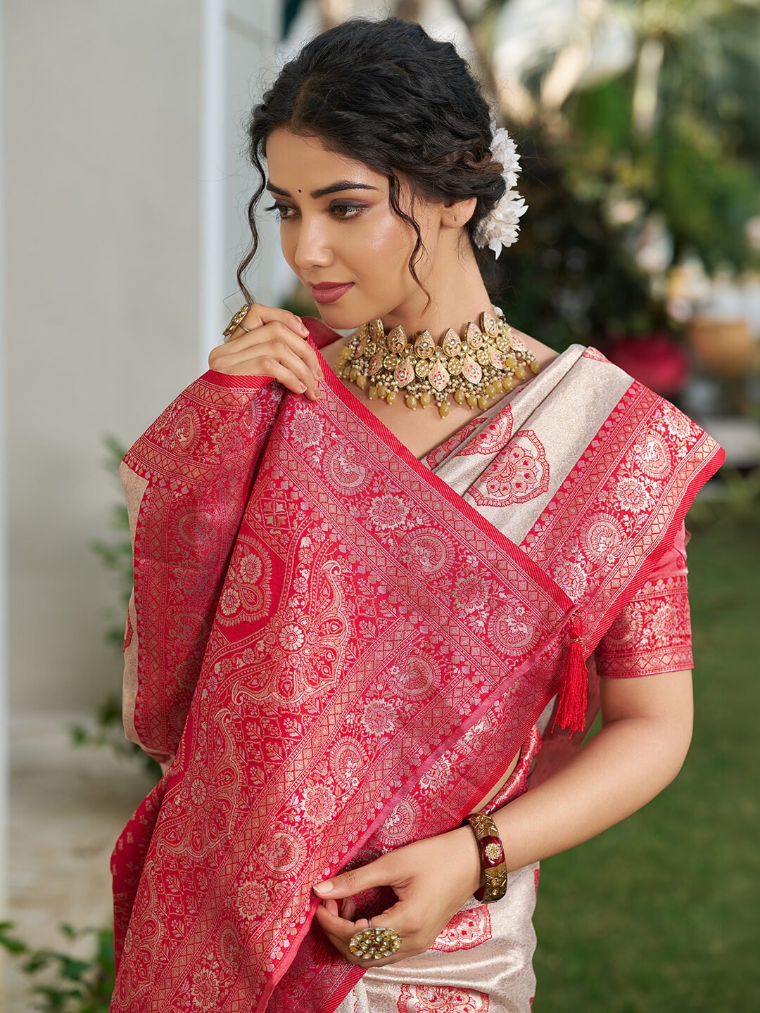 Elegant Silk Blend Saree with Rich Zari Work & Designer Pallu