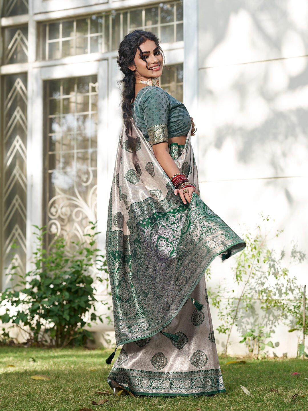 Elegant Silk Blend Saree with Rich Zari Work & Designer Pallu - Image 5