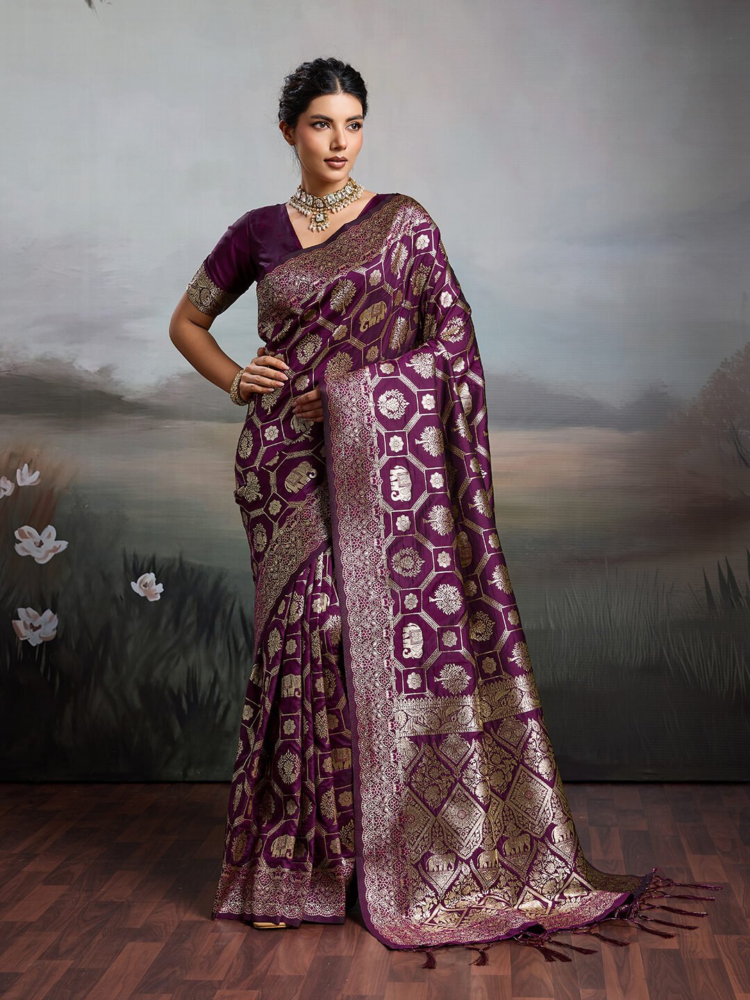 Exquisite Silk Blend Saree with Zari Work - Image 4