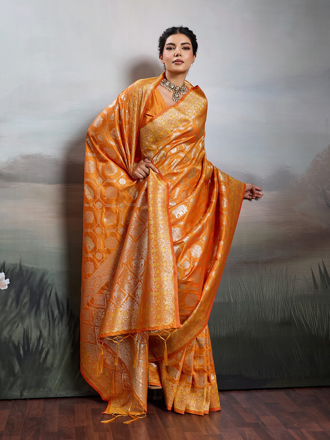Exquisite Silk Blend Saree with Zari Work - Image 5