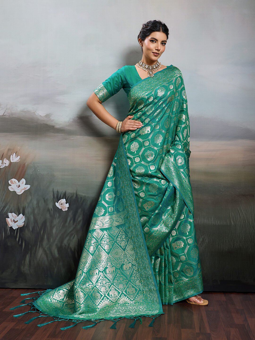 Exquisite Silk Blend Saree with Zari Work - Image 6