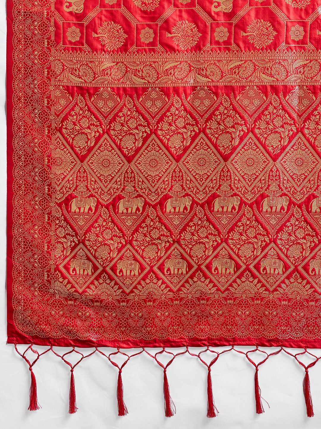Exquisite Silk Blend Saree with Zari Work - Image 7